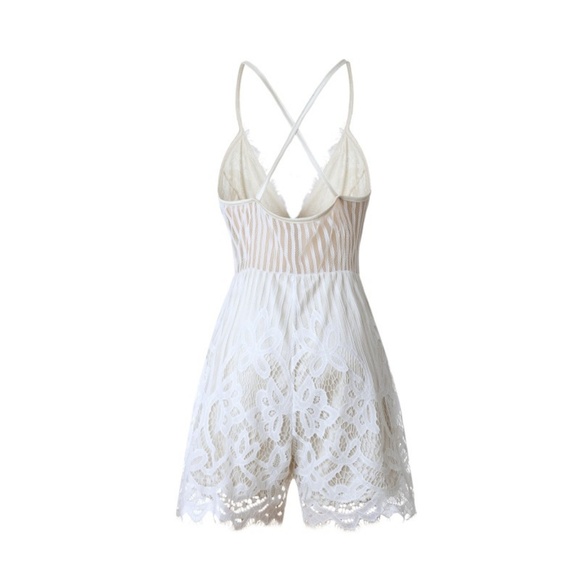 Open back lace halter deep v eyelash lace romper - Picture 6 of 8